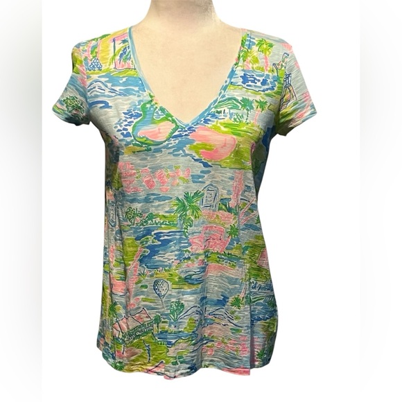 Lilly Pulitzer Tops - Lilly Pulitzer Honda Classic PGA Golf Etta V Neck Tee Shirt Top Size XS